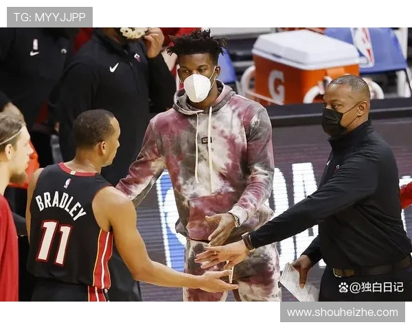 字母哥怒撕球衣引发更衣室冲突雄鹿惨败后队内气氛紧张升级